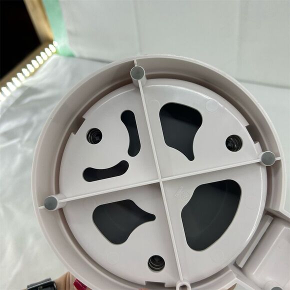 Pampered Chef Close & Cut Safe Food Slicer White Easy Clean Compact Clean - Picture 3 of 7